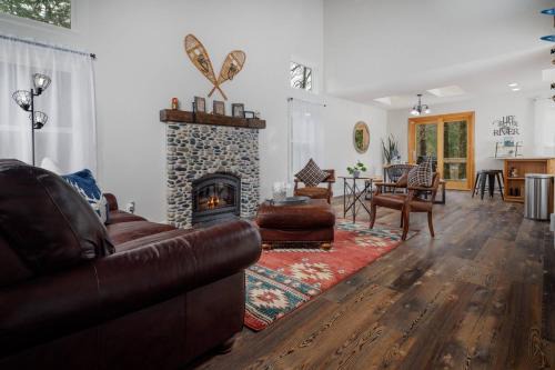 Brightwood Casa | Brightwood Riverfront Getaway
