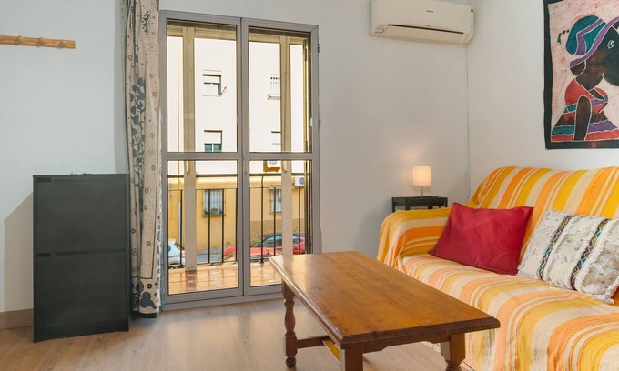 Pio XII Apartamento | Brigth Apartamento 'Macarena' con balcón, Wi-Fi y aire acondicionado