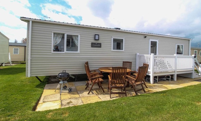 Hopton on Sea Casa | Brilliant 8 berth caravan for hire at Haven Hopton in Norfolk ref 80020F