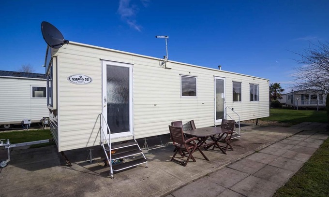Skegness Casa | Brilliant 8 berth caravan at Southview Holiday Park in Skegness ref 33015W