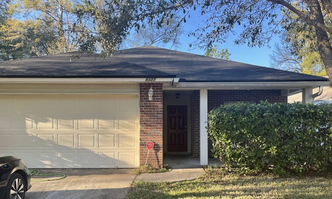 Northside Casa | Bring the whole family to this great place with lots of room for fun.