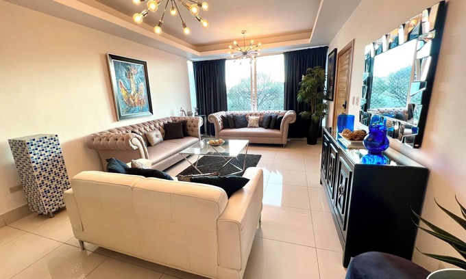 Santo Domingo Apartamento | Bring the whole family to this great place with lots of room for fun.