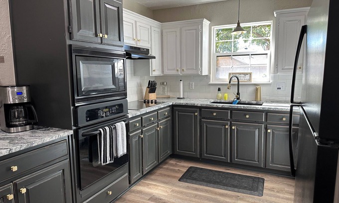 Amarillo Casa | Bring the whole family to this great place with lots of room for fun.