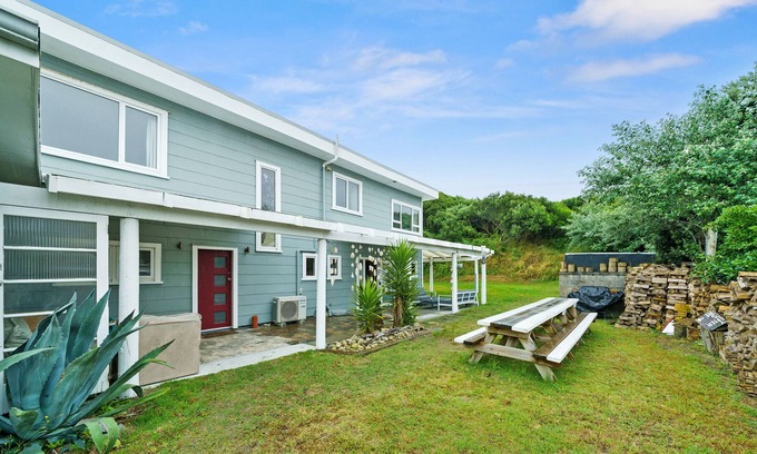 Himatangi Beach Casa | BRING THE WHOLE FAMILY - HIMATANGI BEACH HOLIDAY HOME in Himatangi Beach