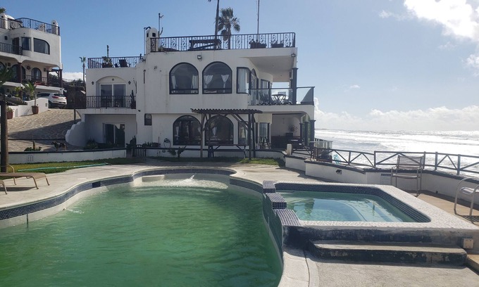 Playas de Rosarito Villa | Brisa Oceanfront & Poolside Villa - Right on the water. Jacuzzi, beach & bbq.