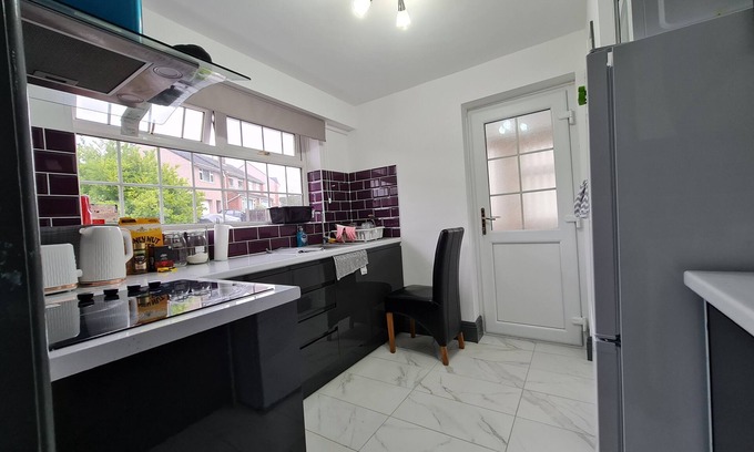 Hanham Casa | Bristol 2-bed Bungalow, Sleeps 4, Parking