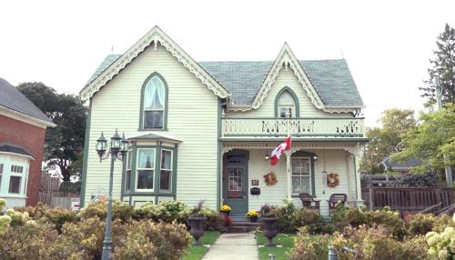 Elmira Cama Y Desayuno | Bristow's Inn 1860 Historic Victorian Home
