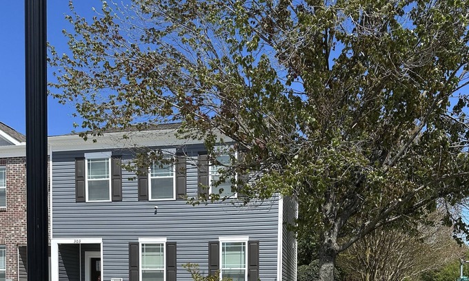 Salisbury Casa | British House Book Lovers Inn