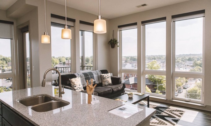 Indianapolis Condominio | Broad Ripple 1BR w/ Free Parking and Stunning View
