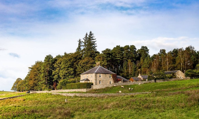 Hallington Otro | Broadgate Farmhouse - sleeps 8 in 4 bedrooms
