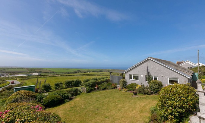 St Just Casa | BROADLANDS, pet friendly, country holiday cottage in St Just