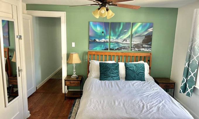 Meridian-Kessler Casa | ☆ Broadripple| Restaurants| Bars| Bonfire| Parking