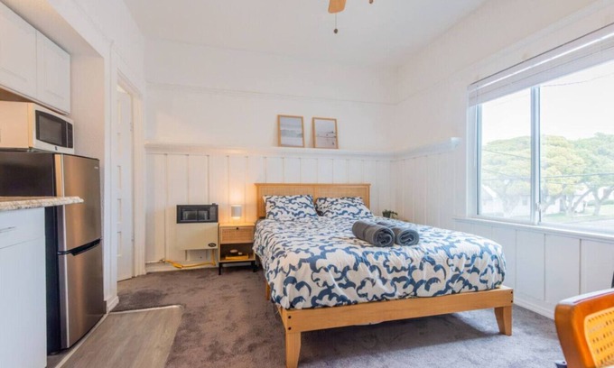 South Redondo Apartamento | Broadway 10 -Affordable Private Studio