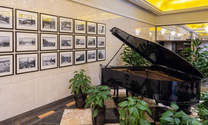 Hong Kou Hotel | Broadway Mansions Hotel - On the Bund