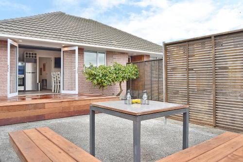Riccarton Casa | Brockworth Place - Christchurch Holiday Homes