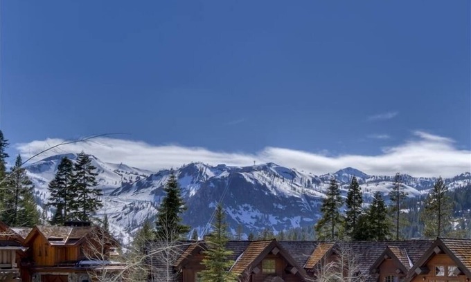 Olympic Valley Casa | Broken Arrow Lodge in Squaw Valley