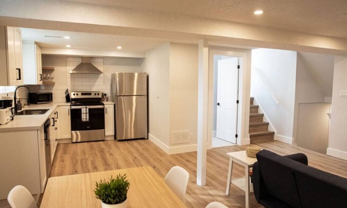 Kitchener Casa | Broken Oak B · Designer Dream Suite-2 bed/1 bed in Forest Heights