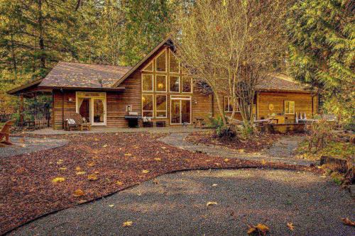 Mount Hood Village Casa | Brokenbridge Pond