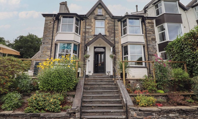 Betws-Y-Coed Cabaña | BRON CELYN, pet friendly, character holiday cottage in Betws-Y-Coed