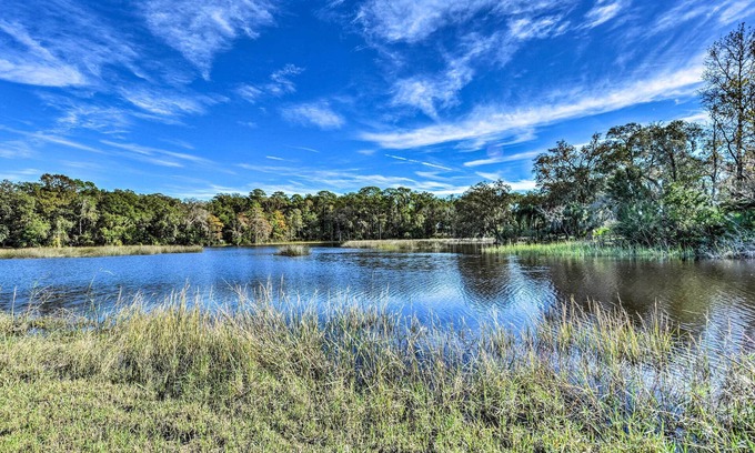 Jacksonville Casa | 'Brookside' Waterfront Home w/ Kayaks & Deck!