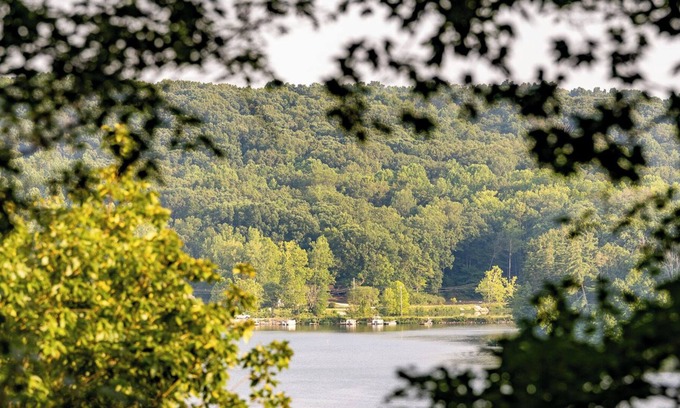 Unionville Cabina | Brown County Lake Cabin near Bloomington IU