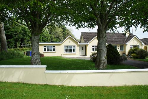 Kentstown Apartamento | Brownstead Cottage