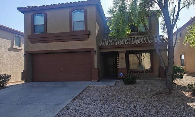 Buckeye Casa | Browny 4 bedrooms 2.5 bath home near freeway.