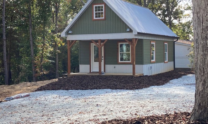 Townville Cabaña | Broyles Landing Cottage at Lake Hartwell SC