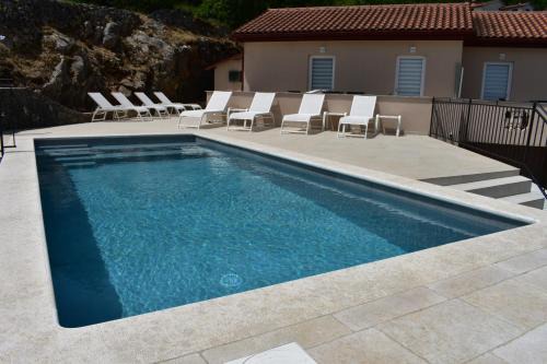 Martina Apartamento | Brseč Villa AnDa s apartmanima i bazenom