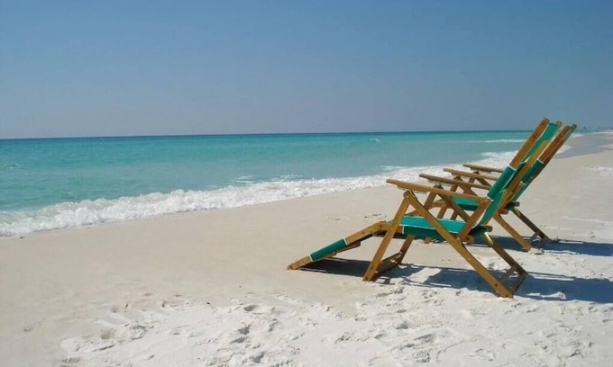 Fort Walton Beach - Destin Cabaña | BRUNO'S BEACH GETAWAY COTTAGE 22 MAINSAIL DESTIN FL