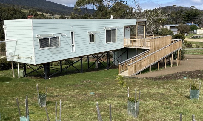 Southern Cabaña | Bruny Ocean Cottage Alonnah close to all attractions free continental breakfast