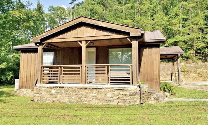Ashley Oaks Cabina | Brushy Mtn Bungalow-Near Windrock Park Trail G23