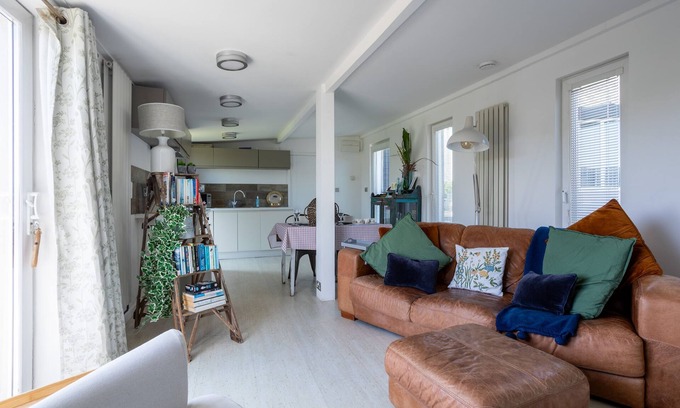 Llanfaelog Cabaña | Bryn Bach - una mascota que tiene capacidad para 2 personas en 1 habitación