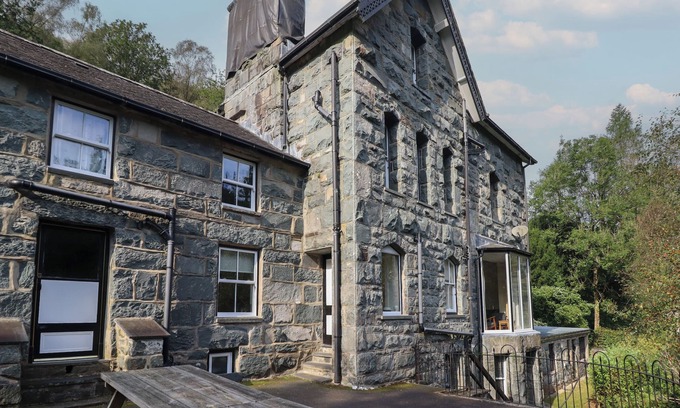 Dolgellau Cabaña | Bryn Cemlyn, GANLLWYD