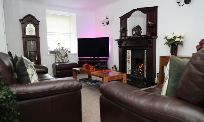 Bont Newydd Casa | Bryn Derwen