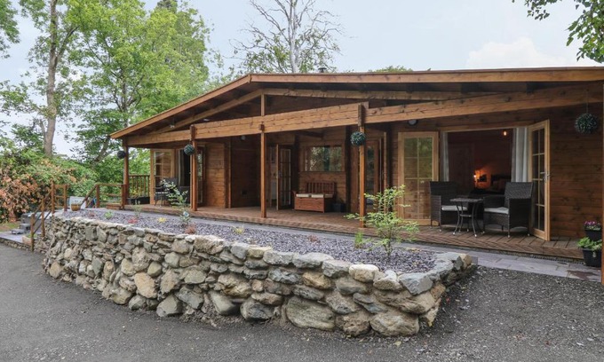 Bangor Casa | Bryn Derwen Lodge