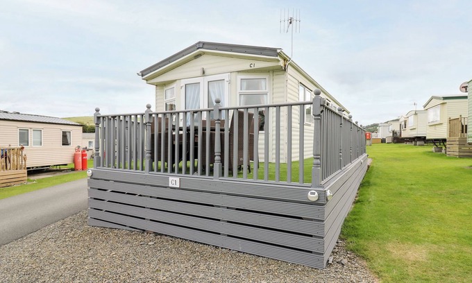Aberystwyth Cabaña | BRYN VISTA, family friendly, country holiday cottage in Aberystwyth