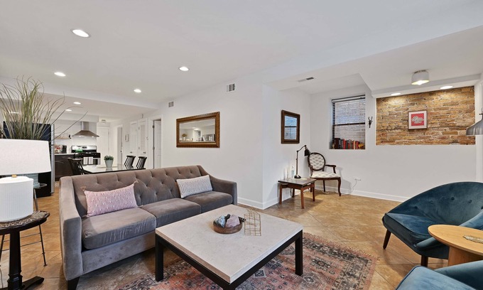 Wicker Park Condominio | Bucktown Condo Just Two Blocks from the L by AllSet Turnover