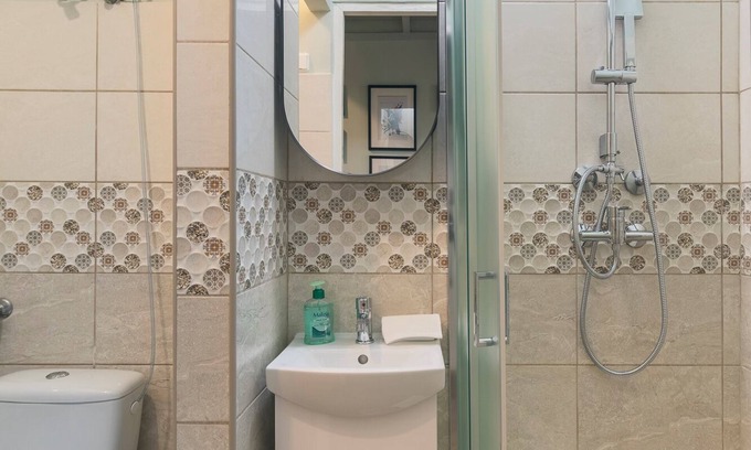 Erzsebetvaros Apartamento | Budapest Bliss: Gracious Retreat