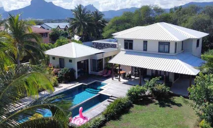 Tamarin Villa | Luxurious private Villa with spectacular views