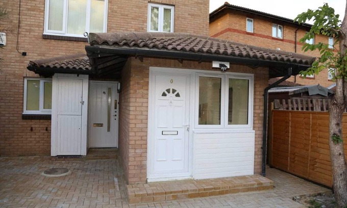 Thamesmead East Chalet De Esquí | Budget Ensuite Room in Thamesmead