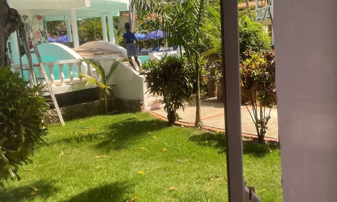 Cabarete Hotel | Budget private rooms with ensuite bathroom in Palms Lounge Cabarete
