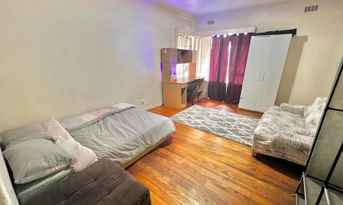 St. Albans Casa | Budget room near Melbourne Airport