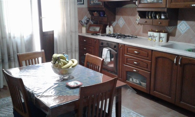 Altavilla Milicia Cama Y Desayuno | Edificio en el centro histórico equipado con todas las comodidades, amueblado y equipado.