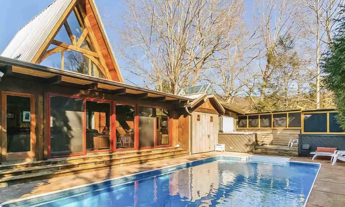 Cheshire Casa | Bullhead Mountain Lodge | Luxurious Black Mountain Home with Pool, Game room, and More!
