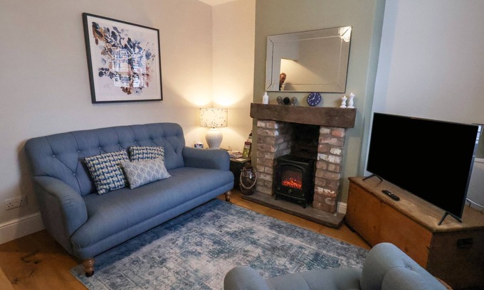 Beverley Cabaña | BUMBLEBEE COTTAGE, pet friendly, with a garden in Beverley