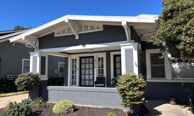 Lodi Casa | Bungalow 215 - Enchanting Craftsman - 2 B/2 BA - Game Room + Patio
