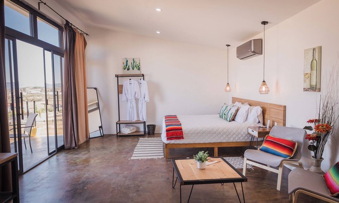Valle de Guadalupe Casa | Comfortable Mountain View Cabin