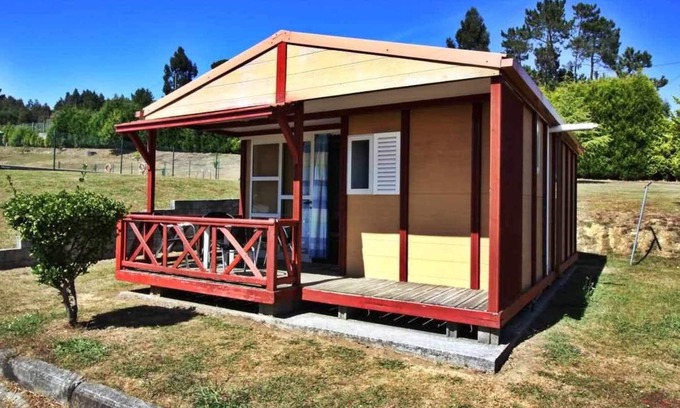 Carballo Alquiler De RV | Ref. 10016 Cabaña con piscina en la zona de Razo