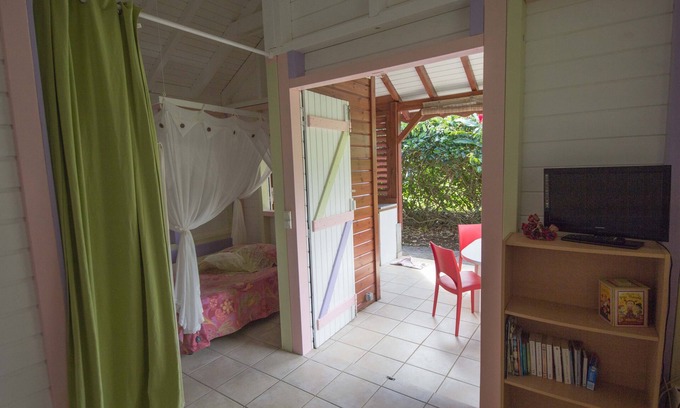 Petit-Bourg Casa | Bungalow en casa de Anne-Marie y Jean-Michel